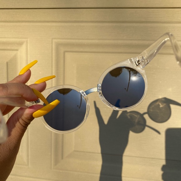 Authentic Quay Australia Cat Eye Sunglasses - Picture 3 of 4